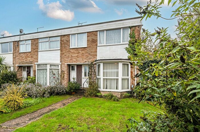 3 Bedroom End Terrace House For Sale In Roland Close, Horndean, Waterlooville, Hampshire, PO8