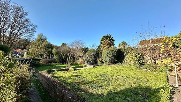 2 Bedroom Chalet For Sale In Park View, Hastings, TN34