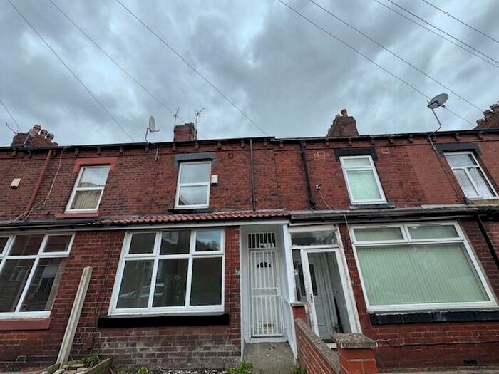 3 Bedroom Terraced House To Rent In Oakhurst Avenue, Leeds, West Yorkshire, LS11
