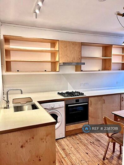 2 Bedroom Maisonette To Rent In East Dulwich Estate, London, SE22