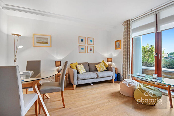 1 Bedroom Apartment To Rent In Shearwater Court, Star Place, London, E1W