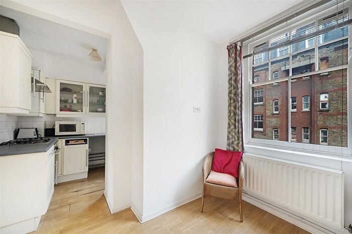3 Bedroom Flat For Sale In Walton House, Montclare Street, London, E2