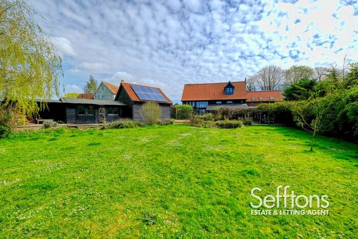4 Bedroom Barn Conversion For Sale In Low Street, Badingham, IP13