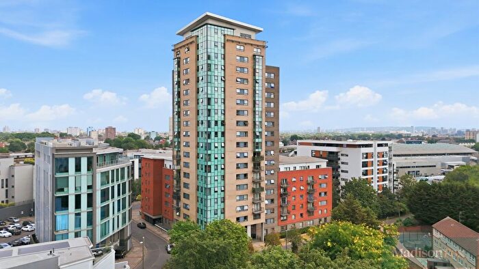 2 Bedroom Flat For Sale In Cam Road, London, E15
