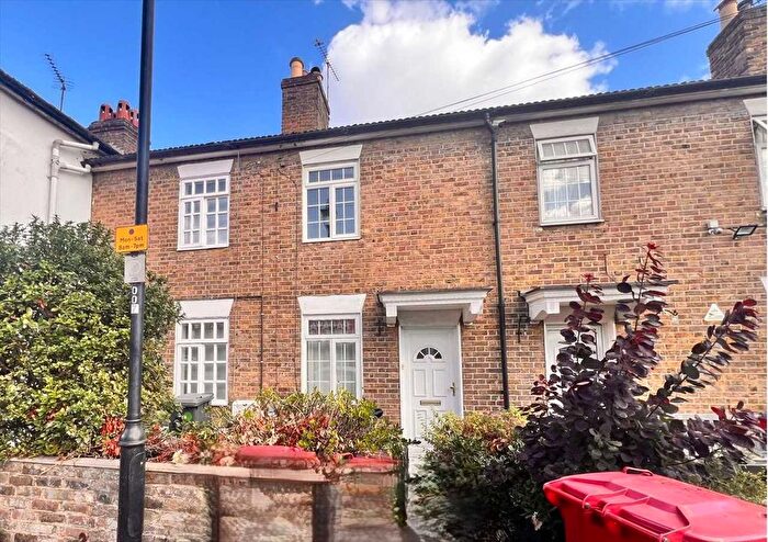 2 Bedroom Terraced House To Rent In Park St, Slough, Slough, SL1