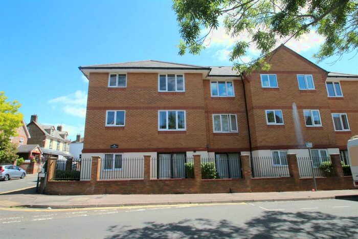 1 Bedroom Flat To Rent In Alexandra Court, Alexandra Road, Hemel Hempstead, HP2