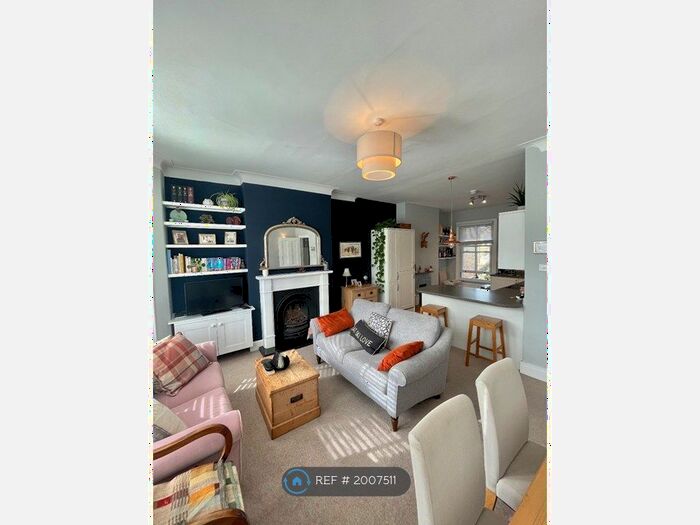 2 Bedroom Flat To Rent In East Dulwich, London, SE22