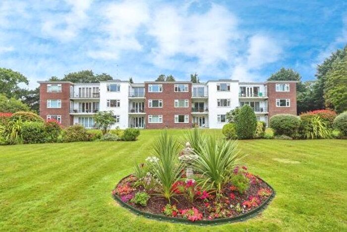 3 Bedroom Flat To Rent In The Avenue, Poole, BH13