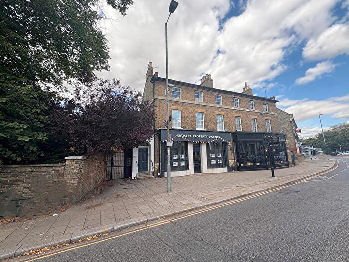 2 Bedroom Apartment To Rent In St Peters Street, Bedford, MK40