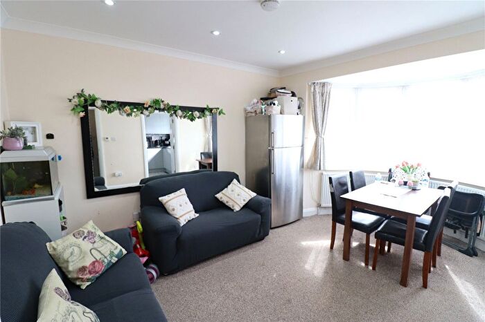 3 Bedroom Maisonette To Rent In Hillfield Avenue, London, NW9