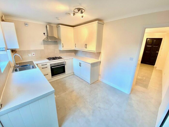 2 Bedroom House To Rent In The Windsors, Buckhurst Hill, IG9