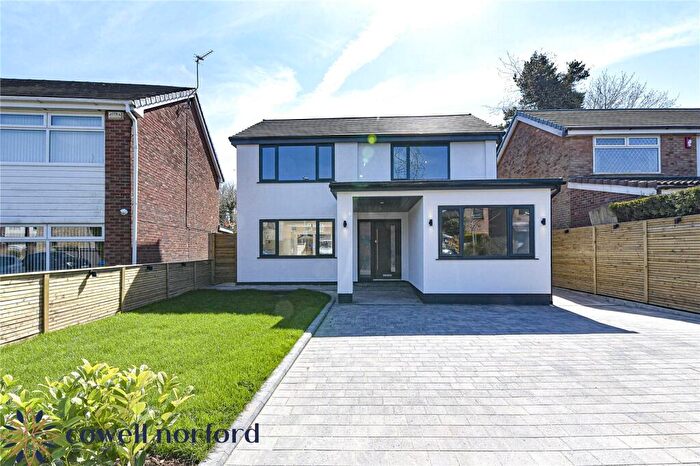 4 Bedroom Detached House To Rent In Broadoak Road, Bamford, Rochdale, OL11