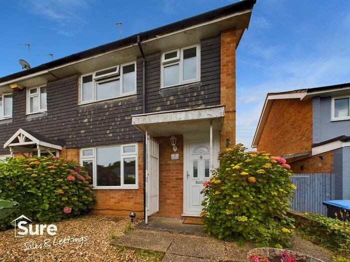 3 Bedroom Terraced House To Rent In Fallowfield Walk, Hemel Hempstead, Hertfordshire, HP1