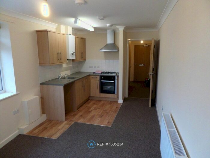 1 Bedroom Flat To Rent In Priory Court, Bournemouth, BH9