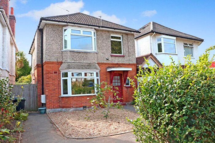 2 Bedroom Flat To Rent In Close Queens Park Border / Charminster * Great Rental*, BH9