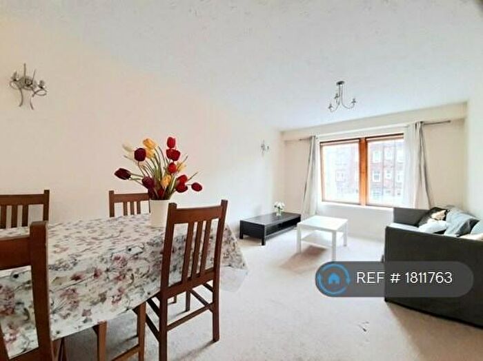 2 Bedroom Flat To Rent In Lochrin Place, Edinburgh, EH3