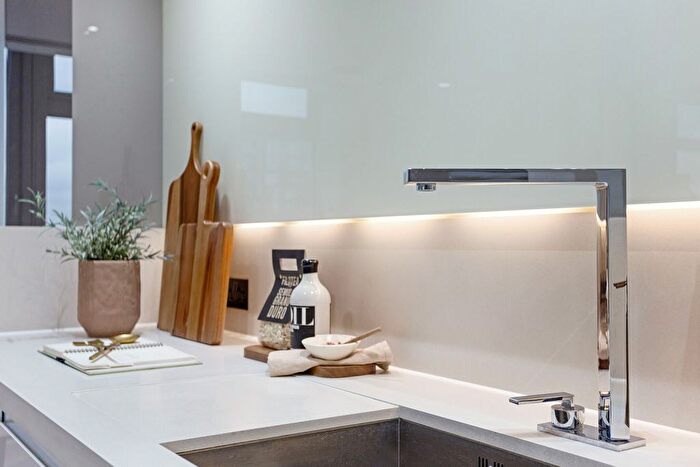 2 Bedroom Flat For Sale In Pan Peninsula Square, London, E14
