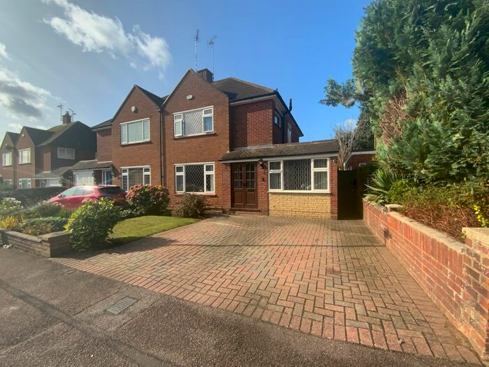 3 Bedroom Semi-Detached House To Rent In Blandford Avenue, Luton, Bedfordshire, LU2