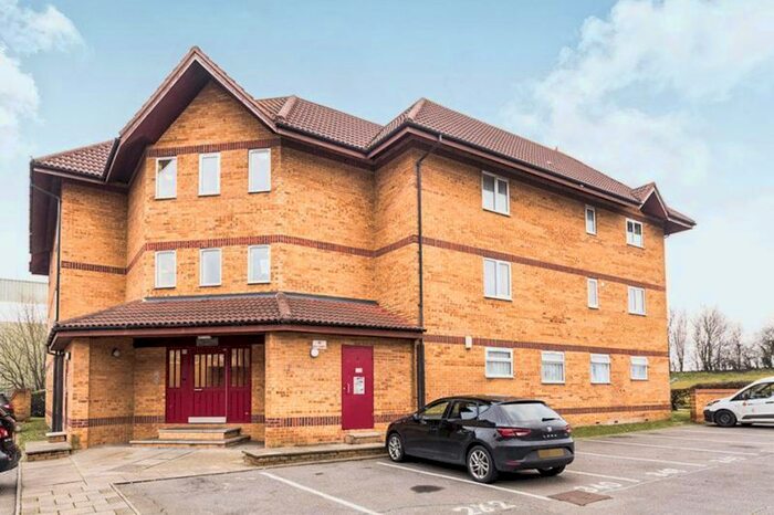 2 Bedroom Flat To Rent In Frobisher Road, Erith, DA8