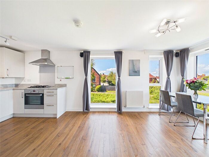 2 Bedroom Flat For Sale In Abrahams Close, Bristol, BS4