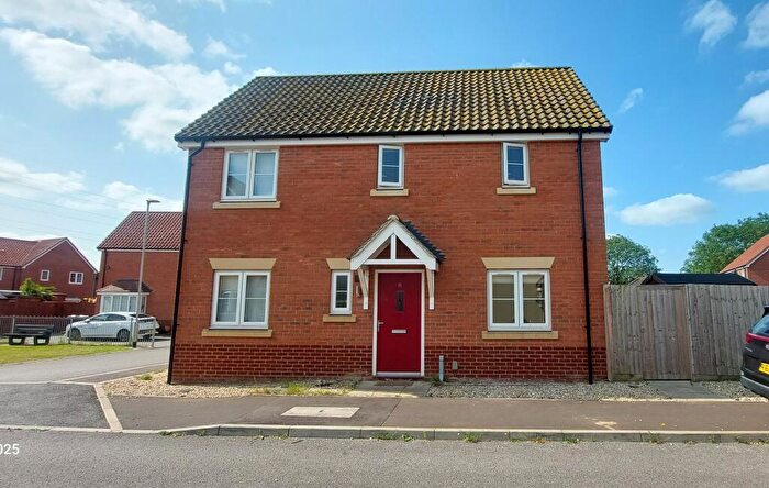 3 Bedroom Semi-Detached House To Rent In Nightingale Lane, King's Lynn, PE30