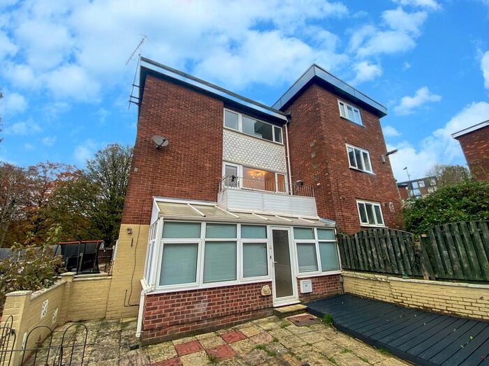 2 Bedroom Property To Rent In Spring Close Mount, Sheffield, S14