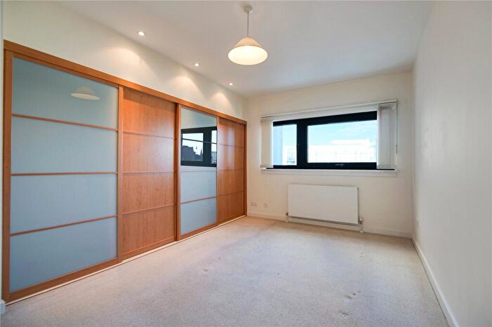 2 Bedroom Flat For Sale In Lancefield Quay, Finnieston, Glasgow, G3