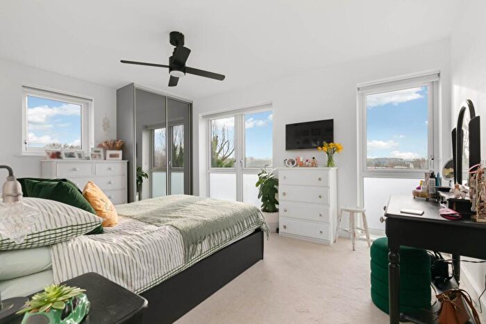 2 Bedroom Apartment For Sale In Waterman House, Arborfield, RG2