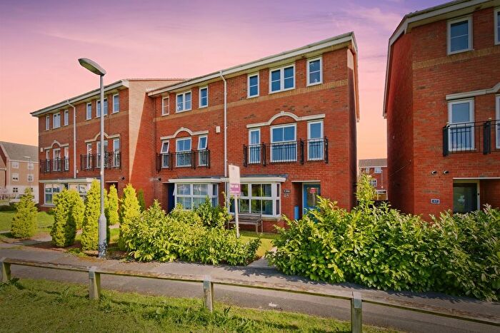 4 Bedroom Semi-Detached House For Sale In Armstrong Way, York, YO30