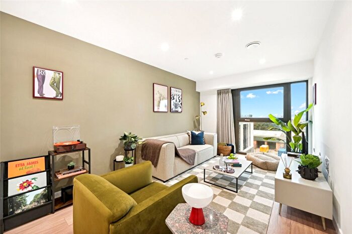 1 Bedroom Flat To Rent In Uncle Acton, Victoria Road, W3