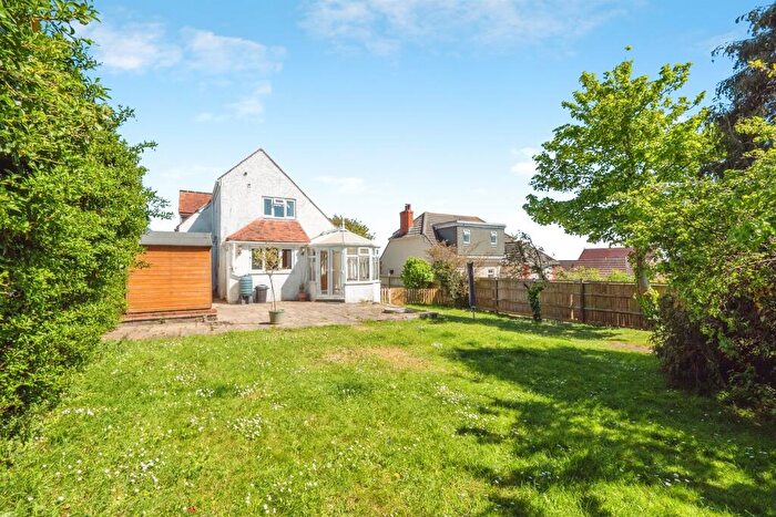 4 Bedroom Detached House For Sale In Radipole Lane, Weymouth, DT4