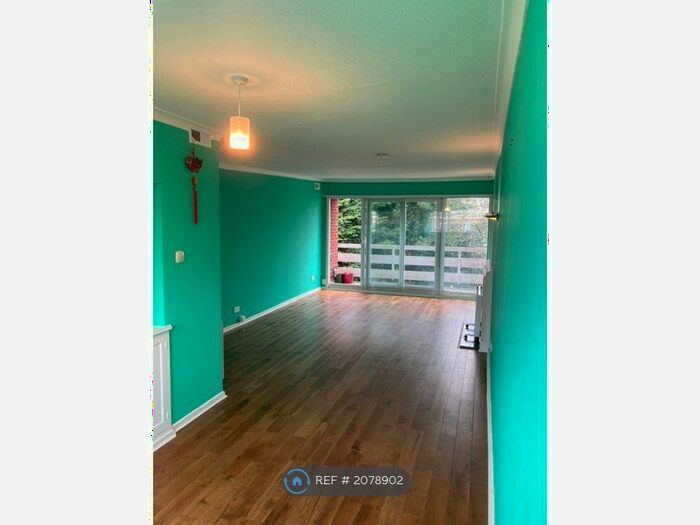 3 Bedroom Flat To Rent In Gilmerton Court, Trumpington, Cambridge, CB2