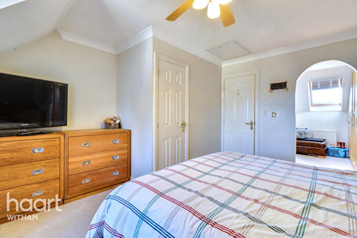 3 Bedroom Town House For Sale In Randall Close, Witham, CM8