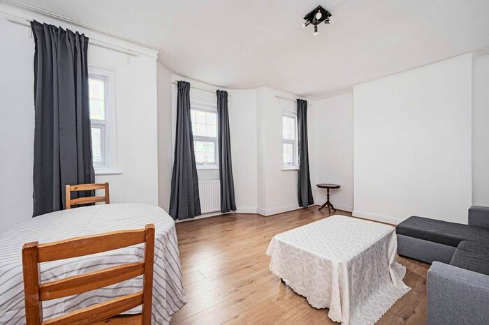 1 Bedroom Flat To Rent In Ashbourne Mansions, Temple Fortune, London, NW11