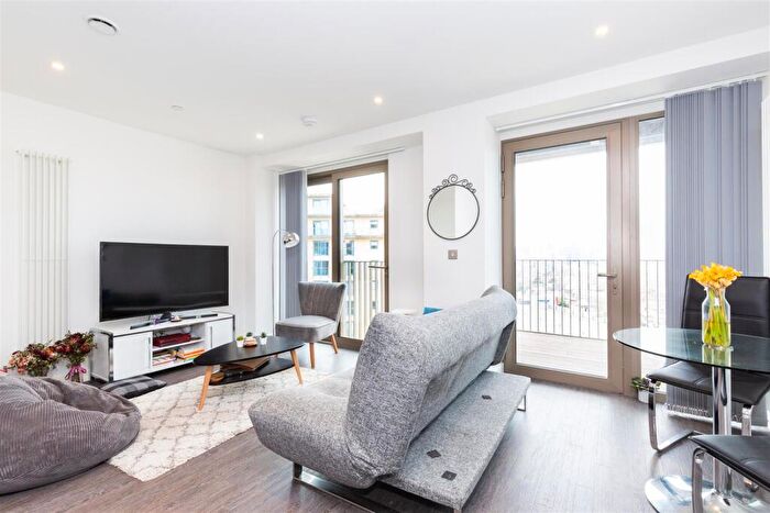 1 Bedroom Flat To Rent In Western Gateway, Royal Docks, E16