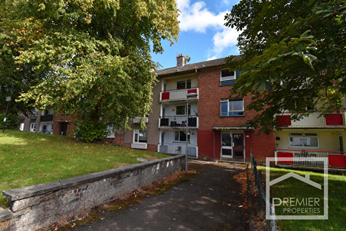 3 Bedroom Flat To Rent In Cairnhill Circus, Glasgow, G52