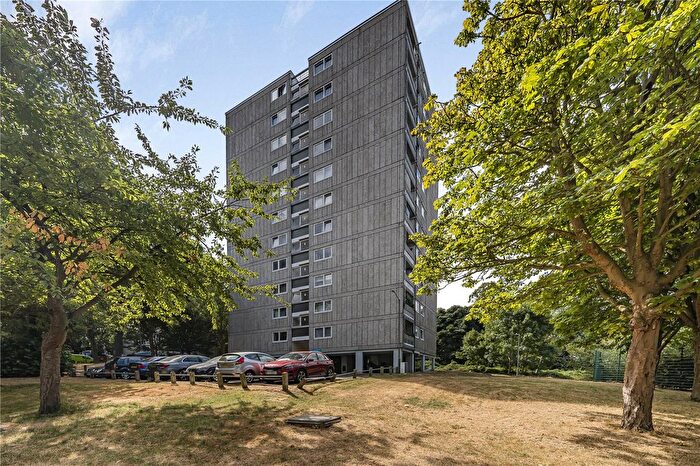 1 Bedroom Flat For Sale In Allenford House, Tangley Grove, London, SW15