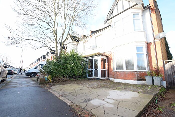 4 Bedroom Terraced House To Rent In Coventry Road, Ilford, IG1