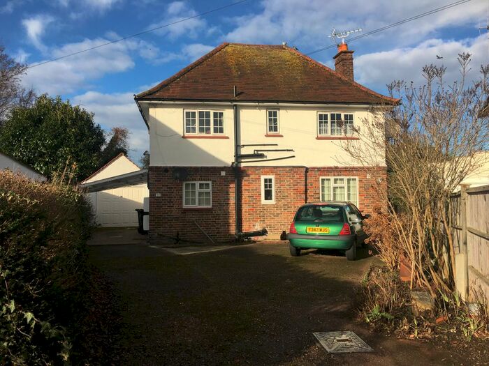 2 Bedroom Maisonette To Rent In Rosebery Crescent, Woking, GU22