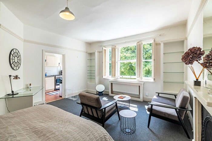 1 Bedroom Studio To Rent In Elsham Road, Kensington, W14