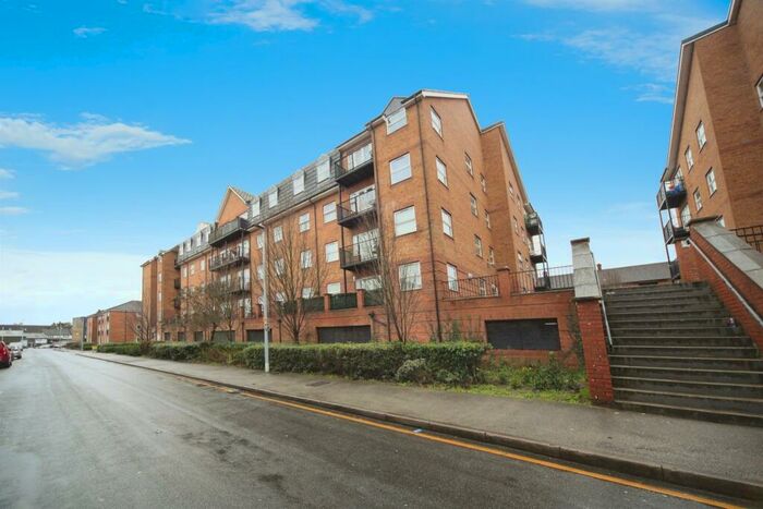2 Bedroom Flat To Rent In Holly Street, Luton, LU1