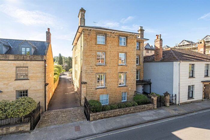 3 Bedroom Flat For Sale In Long Street, Sherborne, Dorset, DT9