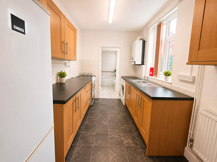 4 Bedroom Terraced House To Rent In Harrow Road, West End, Leicester, LE3