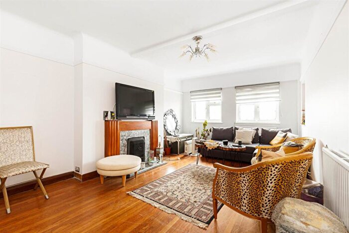 1 Bedroom Flat To Rent In Seaforth Lodge, Barnes, SW13
