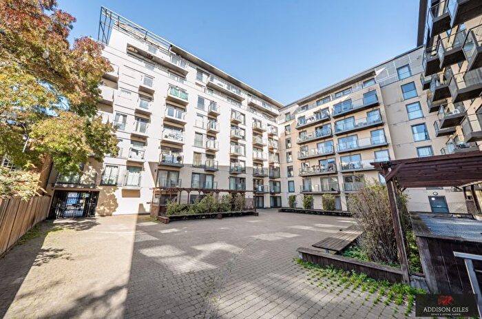 1 Bedroom Flat For Sale In High Street, Slough, SL1