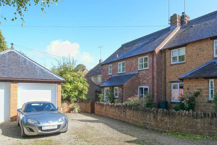 3 Bedroom Cottage To Rent In Horn Hill Road, Adderbury, Oxon, OX17