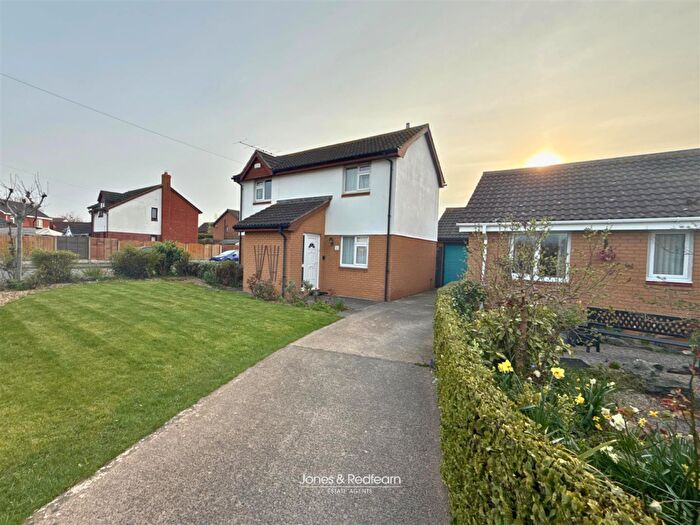 3 Bedroom Detached House For Sale In Llys Bedwen, Rhyl, LL18