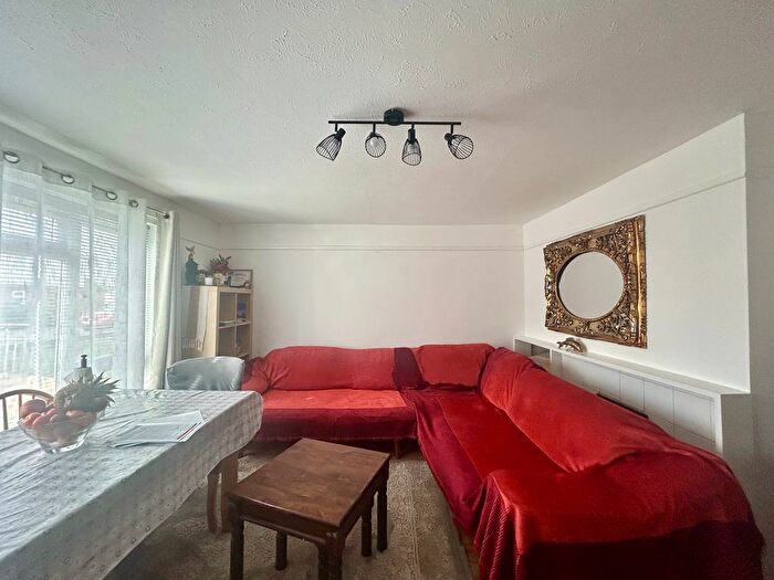 3 Bedroom Property To Rent In Harebell Road, Oxford, OX4