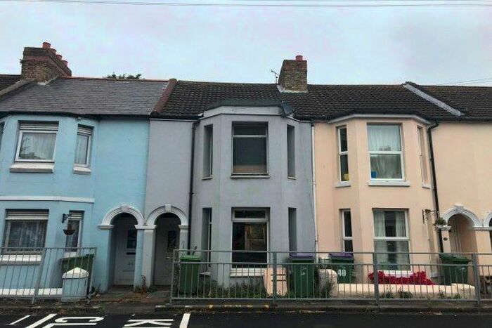 3 Bedroom Property To Rent In Pavilion Road, Folkestone CT19
