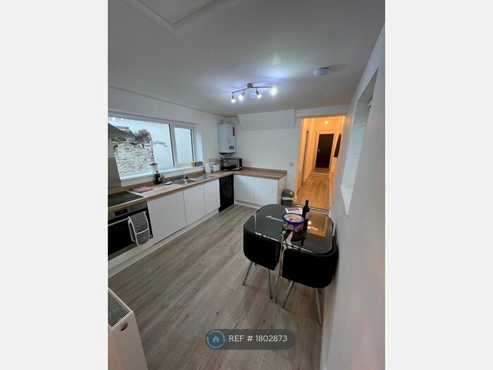 2 Bedroom Flat To Rent In Severn Road, Weston-Super-Mare, BS23